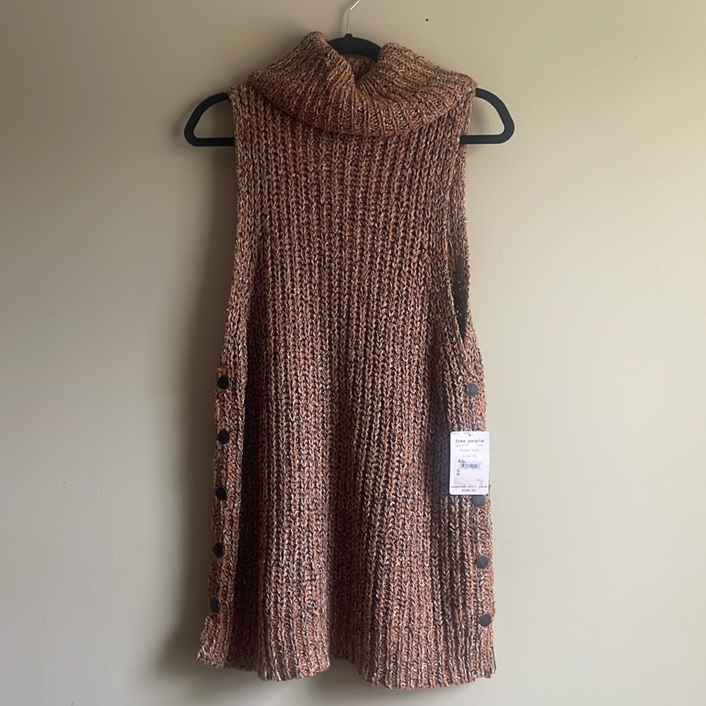Free people NWT knit jumper turtleneck with button snaps on side